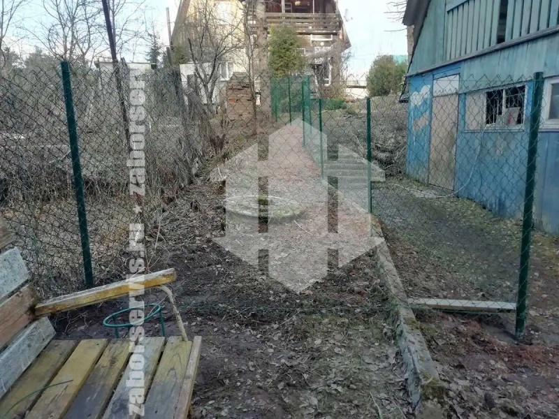 Забор из сетки рабицы в натяг с протяжкой арматуры 18 метров