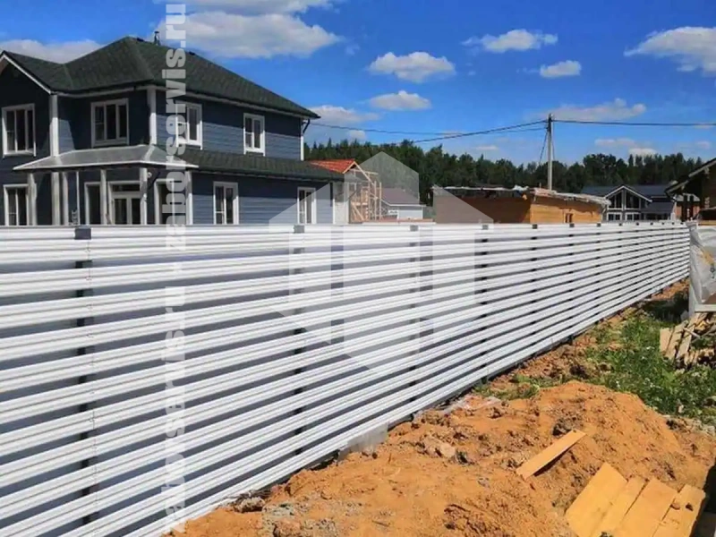 Забор из металлического штакетника оцинкованный 65 метров