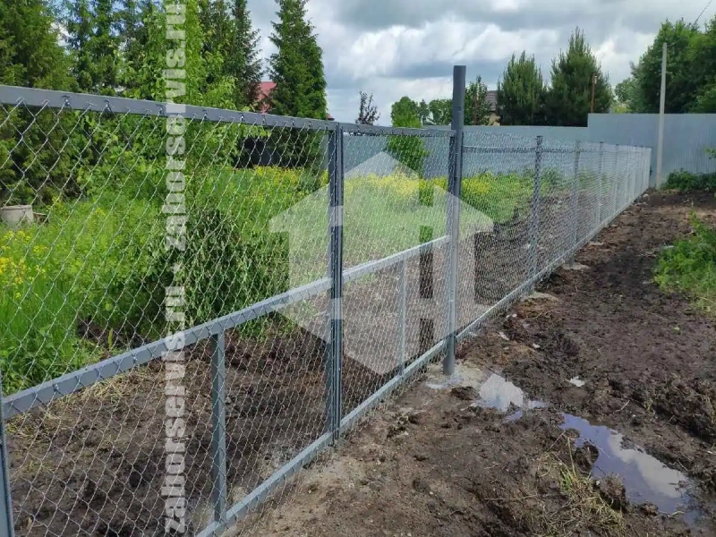 Забор из сетки рабицы секциями 117 метров