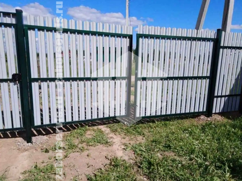 Забор из металлического штакетника 99 метров