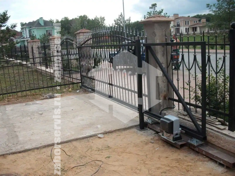 Сварной забор с откатными воротами 90 метров