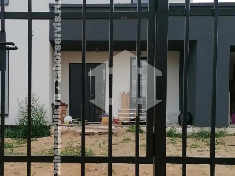 Сварной забор с откатными воротами 85 метров