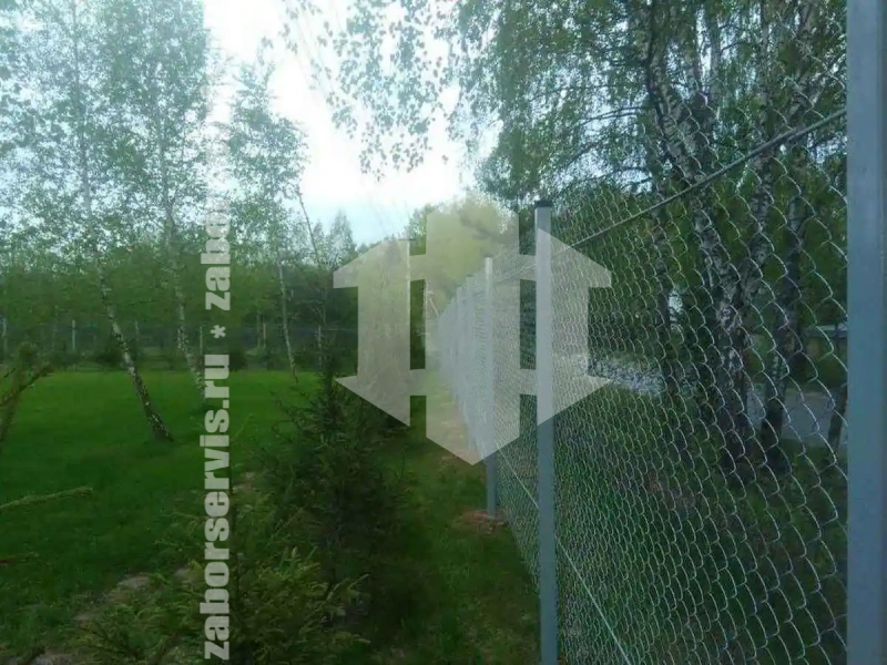 Забор из сетки рабицы с арматурой 93 метра