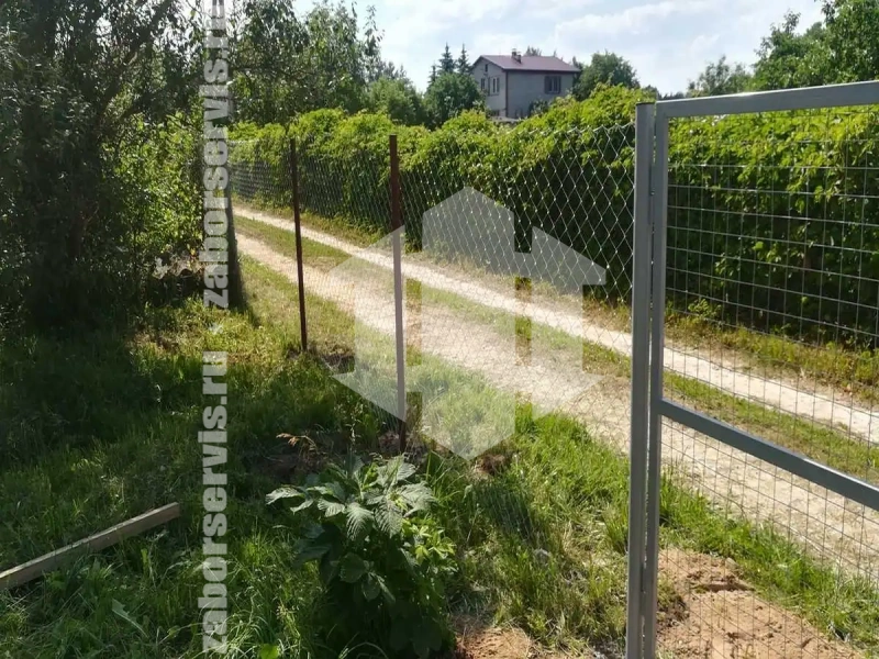Забор из сетки рабицы в натяг 43 метра