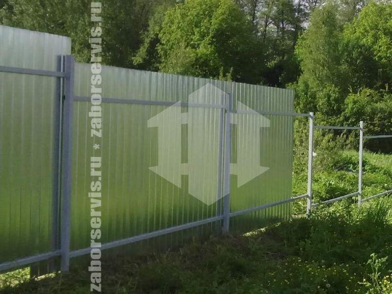 Забор из профнастила с забивными столбами 65 метров