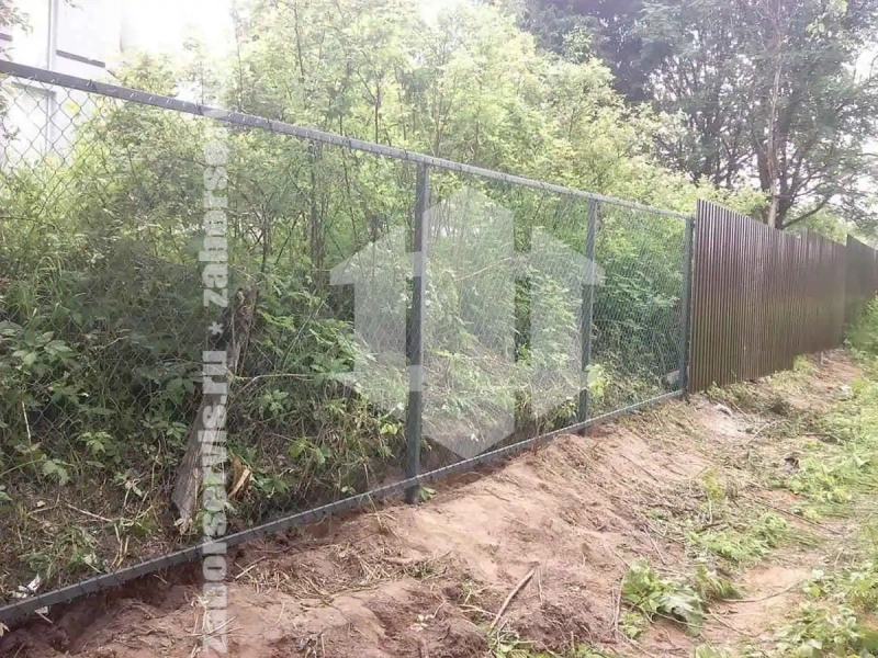 Забор из сетки рабицы на профильном каркасе 74 метра