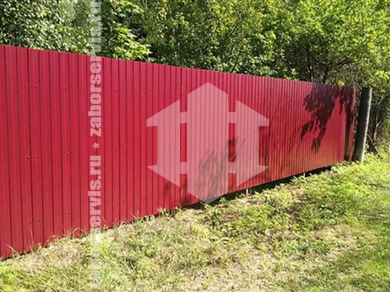 Забор из профнастила 48 метров красный
