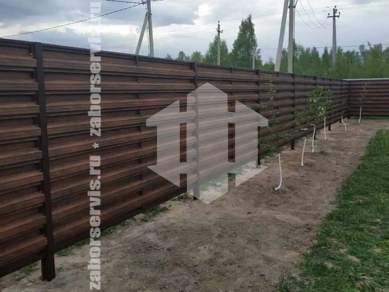 Забор из металлического штакетника горизонтальный 100 метров