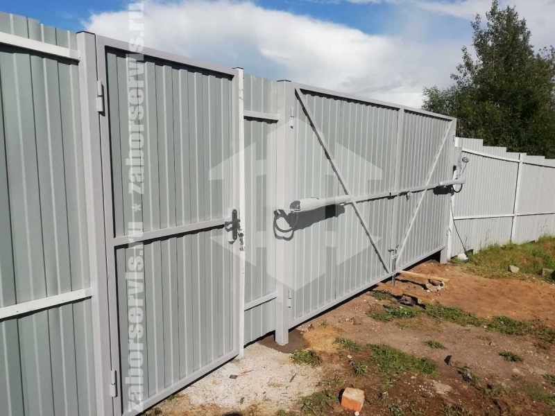 Забор из профнастила с бетонированием столбов 240 метров