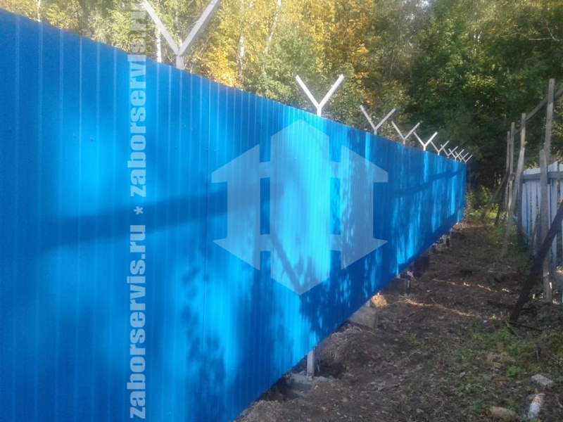 Забор из профнастила с бетонированием столбов 210 метров