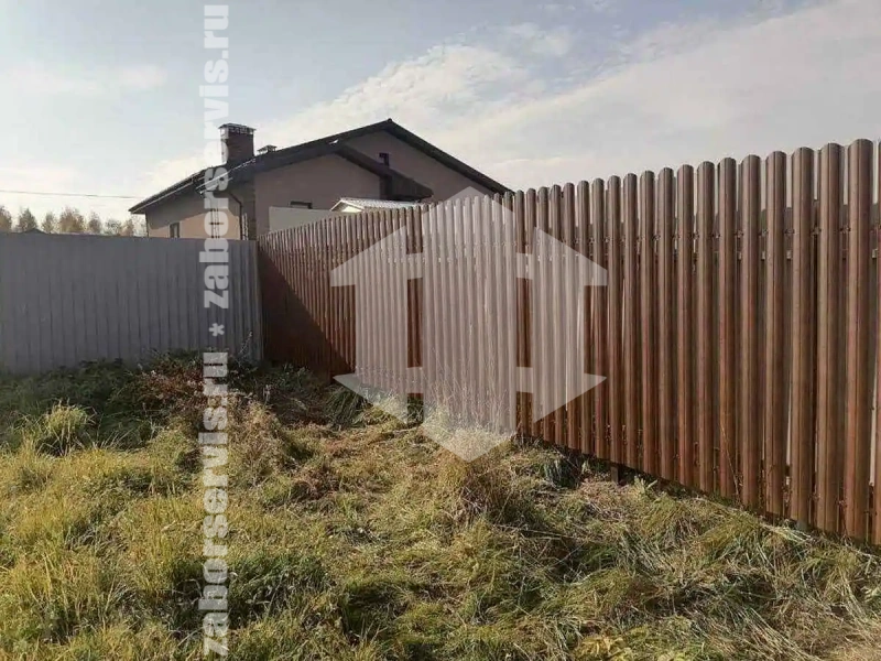 Заборы из металлического штакетника шахматка 46 метров