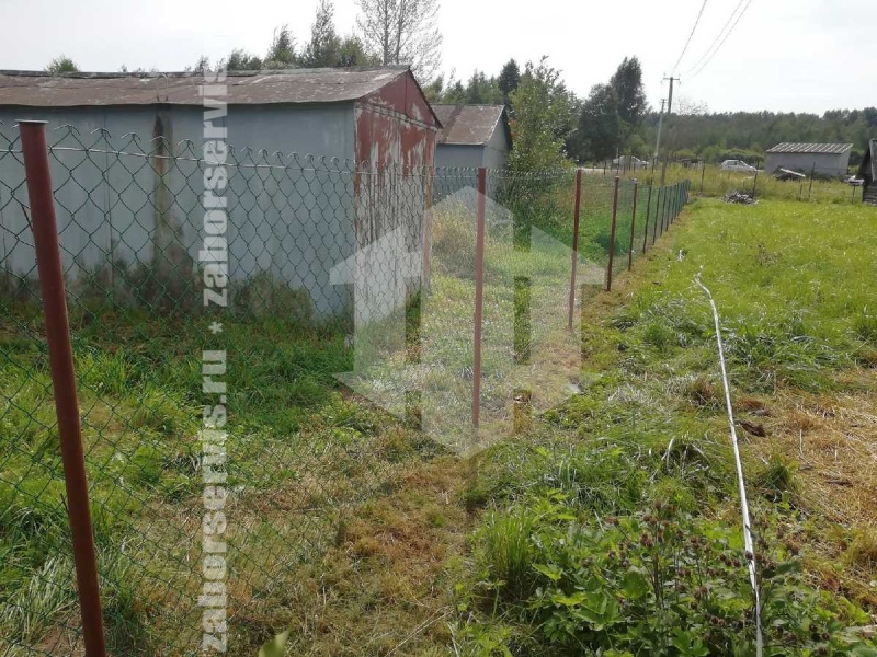 Забор из сетки рабицы в натяг с протяжкой арматуры 10 соток