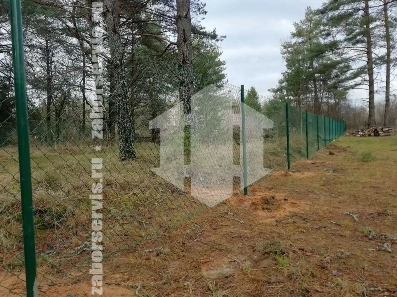 Забор из сетки рабицы в натяг с протяжкой арматуры 25 метров